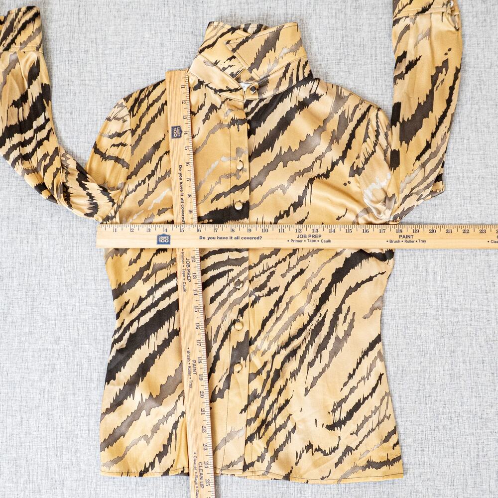 ST. John Women's Silk Tiger Print Blouse Long Sleeve size 4 - Picture 7 of 9